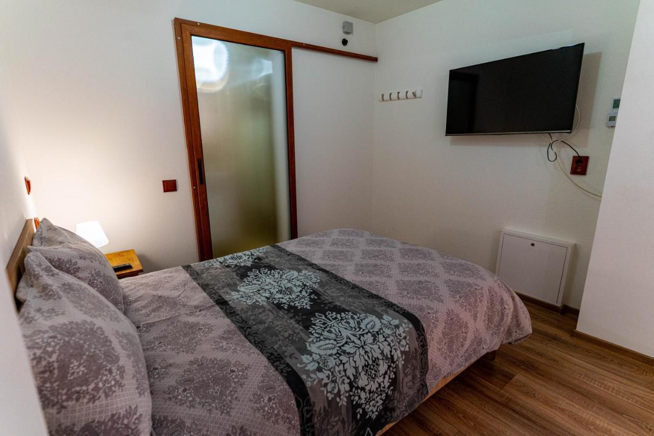 Apartamento La Bebe 2 Beds Hunedoara Exterior foto