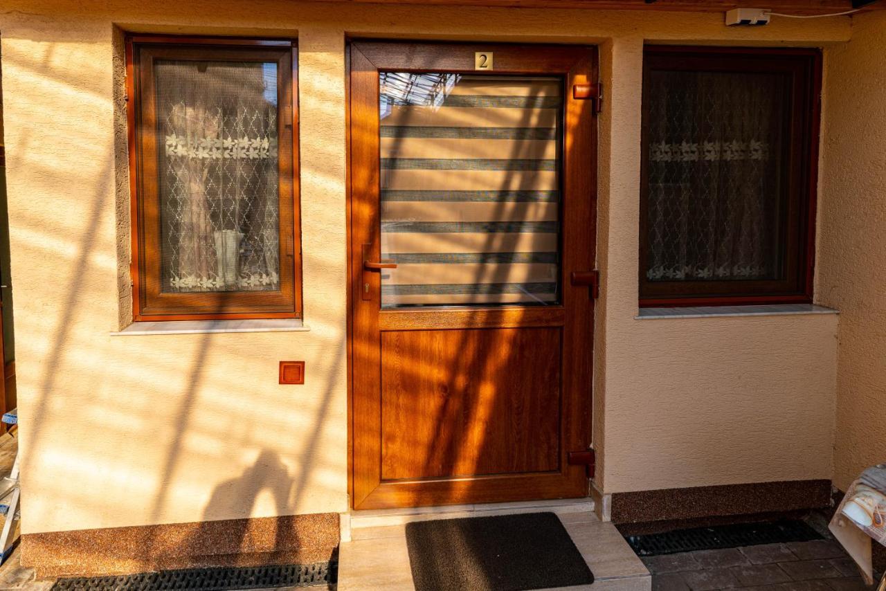 Apartamento La Bebe 2 Beds Hunedoara Exterior foto